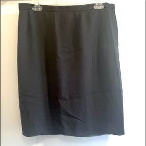 Like New!! Excellent Condition!! Mid Length Skirt